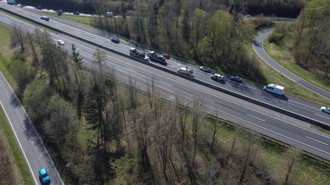 Stau im Osterreiseverkehr: Auffahrunfall auf Innkreisautobahn in Pichl bei Wels