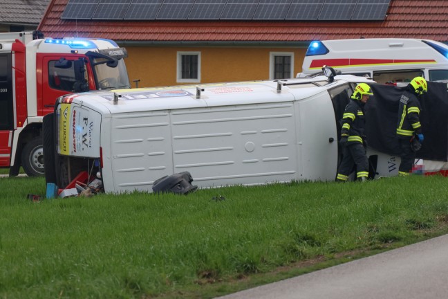 Tdlicher Crash: Lenker eines Kleintransporter (22) starb bei Kreuzungsunfall in Heiligenberg