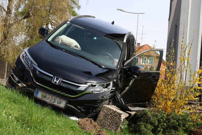 Kollision zweier PKW auf Gallspacher Strae im Ortszentrum von Gaspoltshofen fordert zwei Verletzte