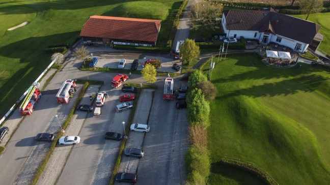 Brand im Gebude bei einem Golfplatz in Bad Hall sorgte fr Einsatz zweier Feuerwehren