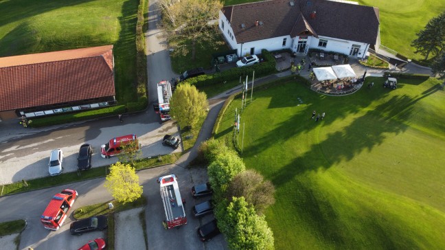 Brand im Gebude bei einem Golfplatz in Bad Hall sorgte fr Einsatz zweier Feuerwehren