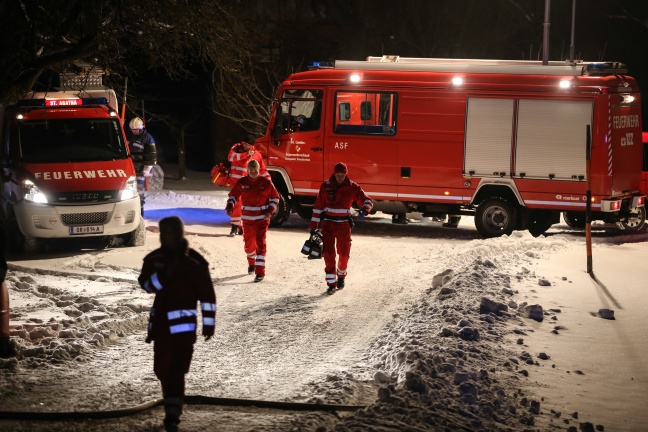 Neun Feuerwehren bei Brand in St. Agatha im Einsatz