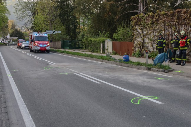 Drei Verletzte bei schwerem Verkehrsunfall auf Salzkammergutstrae in Altmnster