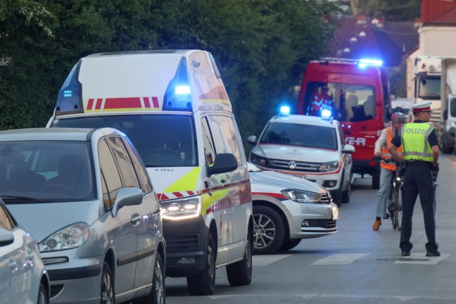 Ausgedehnter Wohnungsbrand in Linz-Kleinmnchen-Auwiesen sorgte fr Einsatz von drei Feuerwehren