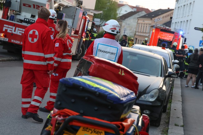 Ausgedehnter Wohnungsbrand in Linz-Kleinmnchen-Auwiesen sorgte fr Einsatz von drei Feuerwehren