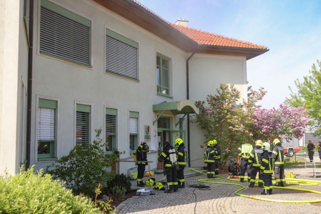 Brand im Gemeindeamt in Hinzenbach sorgte fr Einsatz zweier Feuerwehren