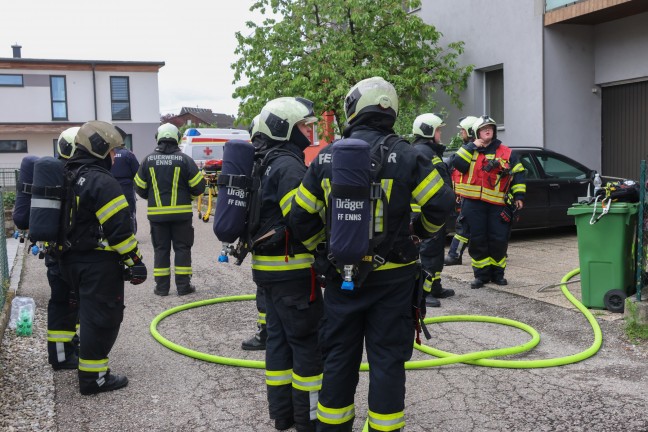 Ein Todesopfer bei Kellerbrand in einem Wohngebude in Enns