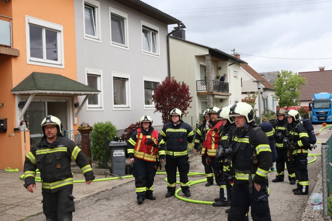 Ein Todesopfer bei Kellerbrand in einem Wohngebude in Enns