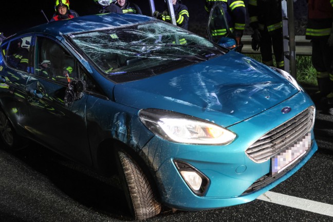 Autoberschlag auf Wallerner Strae bei Scharten fordert eine leichtverletzte Person