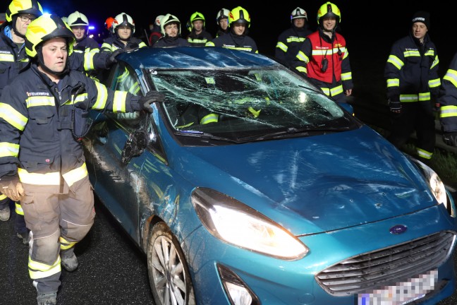 Autoberschlag auf Wallerner Strae bei Scharten fordert eine leichtverletzte Person