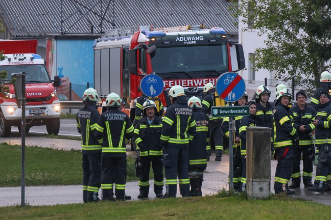 Acht Feuerwehren bei Zimmerbrand auf einem Bauernhof in Waldneukirchen im Einsatz