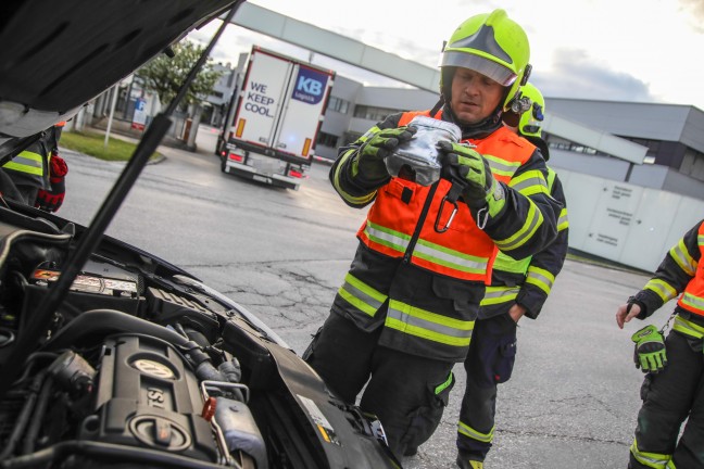 Befrchteter PKW-Brand auf Wiener Strae bei Marchtrenk sorgte fr Einsatz