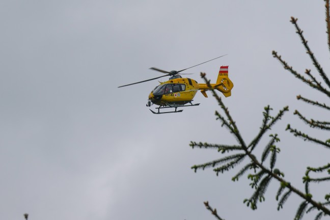 Kreuzungscrash zwischen zwei PKW in Allhaming endet glimpflicher als anfangs befrchtet