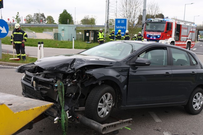 Kreuzungscrash zwischen zwei PKW in Allhaming endet glimpflicher als anfangs befrchtet