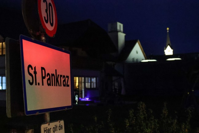 Drei Feuerwehren bei kleinerem Brand in einem Mehrparteienwohnhaus in St. Pankraz im Einsatz