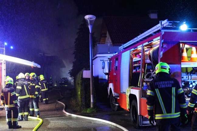 Vollbrand eines Nebengebudes bei einem Wohnhaus in Vorchdorf