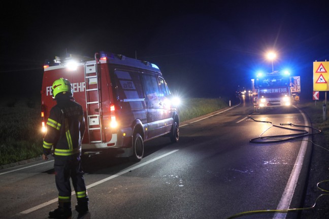 Schwerer Crash zwischen zwei PKW auf Wallerner Strae bei Fraham fordert zwei Verletzte