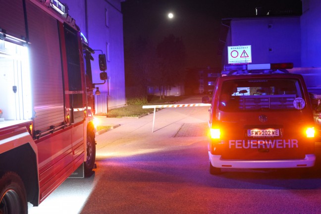 Nachkontrolle nach Akkubrand in einer Wohnung eines Mehrparteienwohnhauses in Wels-Vogelweide