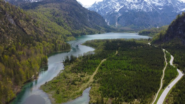 Personenrettung: Kajakfahrer am Almsee in Grnau im Almtal gekentert