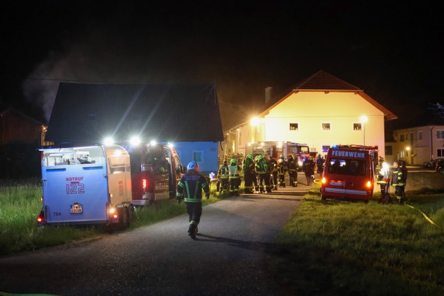 Fnf Feuerwehren bei Wohnhausbrand in Taufkirchen an der Trattnach im Einsatz