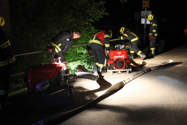 Fnf Feuerwehren bei Wohnhausbrand in Taufkirchen an der Trattnach im Einsatz