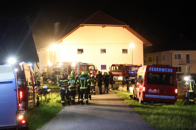 Fnf Feuerwehren bei Wohnhausbrand in Taufkirchen an der Trattnach im Einsatz