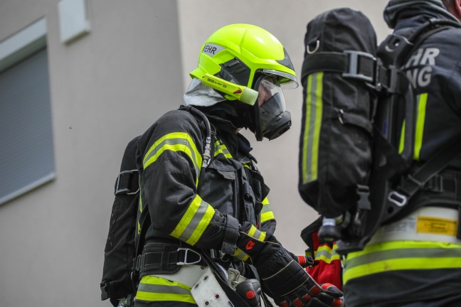 Vier Feuerwehren bei Balkonbrand in Wilhering im Einsatz