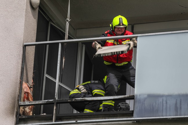 Vier Feuerwehren bei Balkonbrand in Wilhering im Einsatz