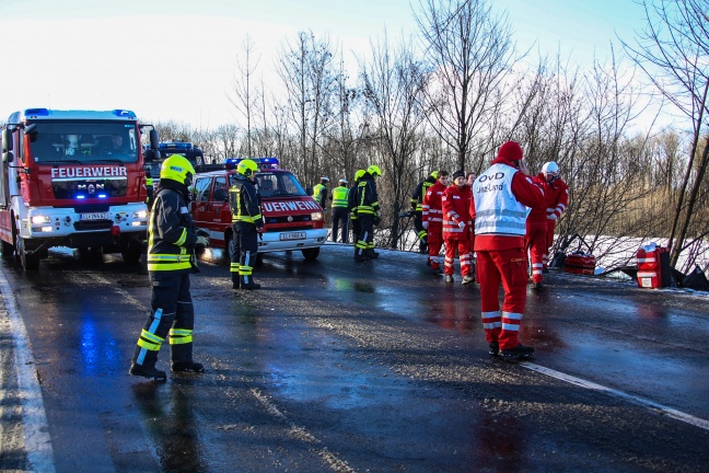 Drei Verletzte bei Verkehrsunfall in Ansfelden