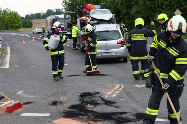 Schwerer Kreuzungsunfall auf Wallerner Strae in Pichl bei Wels fordert zwei Verletzte