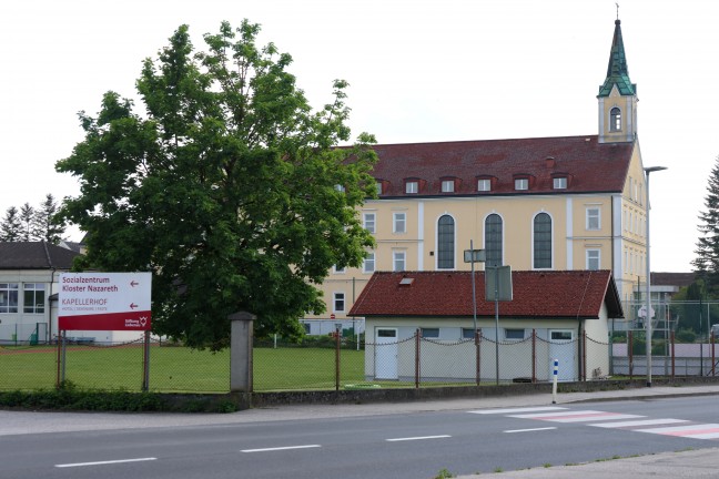 Drei Verletzte bei Brand in einem Hotelgebäude in Stadl-Paura