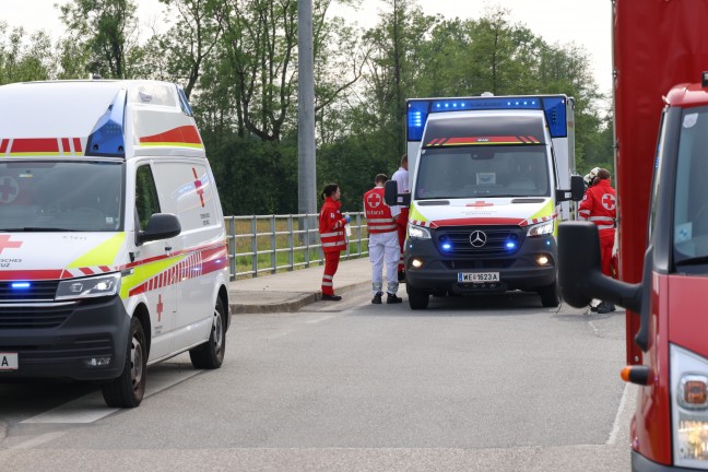 Motorradfahrer bei Kreuzungscrash in Buchkirchen schwer verletzt