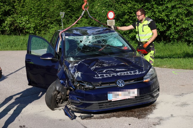 Autolenkerin überschlug sich bei Bad Wimsbach-Neydharting mit PKW