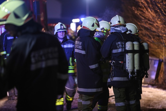 Sechs Feuerwehren bei Wohnhausbrand in Waizenkirchen im Einsatz