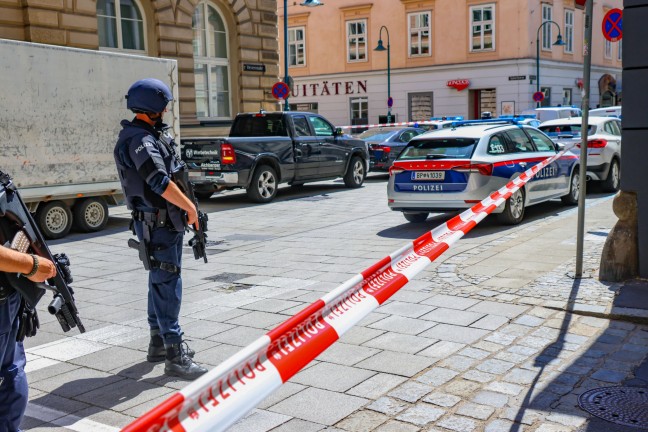 Bombendrohung: Großeinsatz der Polizei in Linz-Innere Stadt