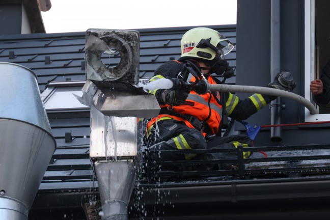 Brand einer Lüftungsanlage an einem Wohn- und Geschäftsgebäude in Wels-Innenstadt