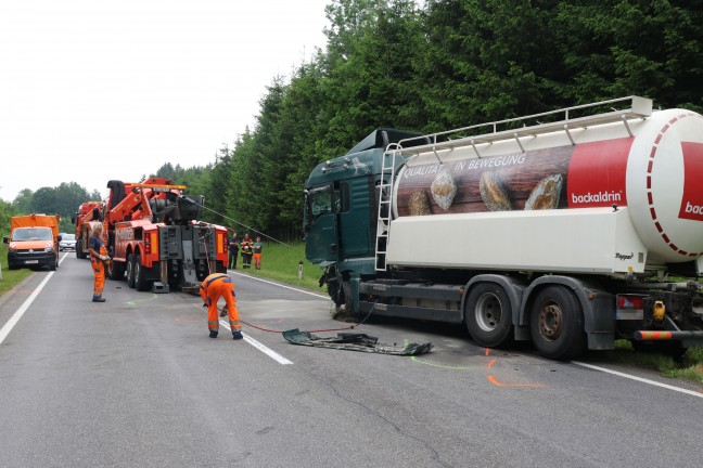 Tödliche Kollision zwischen Kleintransporter und LKW auf Voralpenstraße bei Sierning