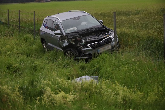 Unfall zwischen Reisebus und PKW auf Westautobahn bei Eggendorf im Traunkreis fordert zwei Verletzte