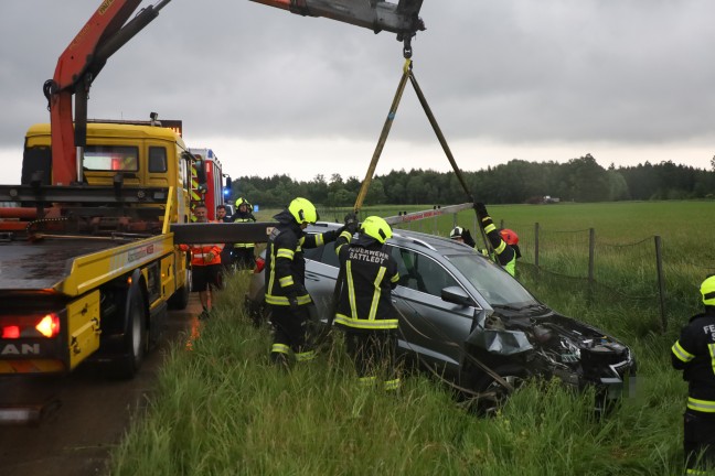 Unfall zwischen Reisebus und PKW auf Westautobahn bei Eggendorf im Traunkreis fordert zwei Verletzte