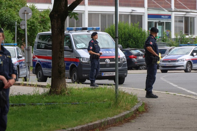 Bombendrohung bei Polizei: Amtsgebude in Linz-Kaplanhof gerumt und durchsucht