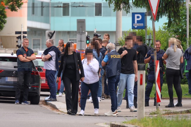 Bombendrohung bei Polizei: Amtsgebude in Linz-Kaplanhof gerumt und durchsucht