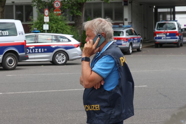 Bombendrohung bei Polizei: Amtsgebude in Linz-Kaplanhof gerumt und durchsucht