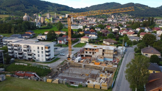 Tödlich verletzt: Arbeiter (54) auf Baustelle in Kirchdorf an der Krems neun Meter tief abgestürzt