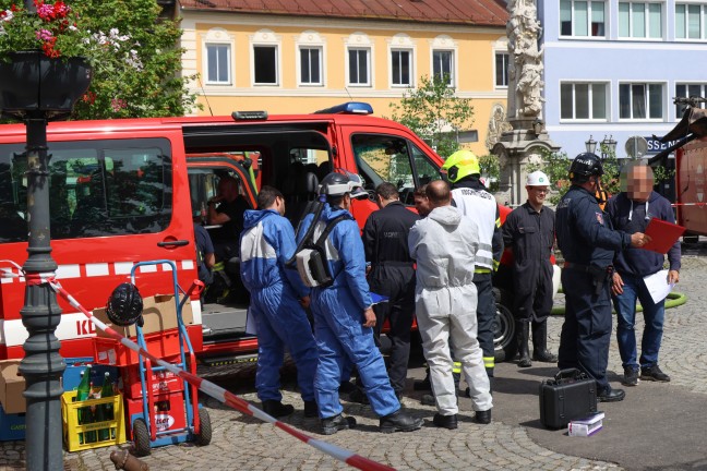 Ein Todesopfer und 14 Verletzte bei Grobrand eines Gebudes im Zentrum von Rohrbach-Berg