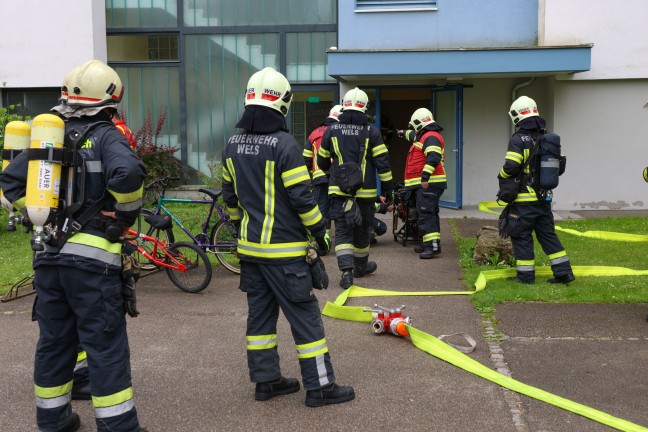 Brand in der Küche eines Mehrparteienwohnhauses in Wels-Lichtenegg