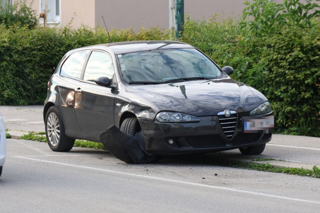 Ersthelfer befreiten Autolenkerin nach Kreuzungscrash in Wels-Vogelweide