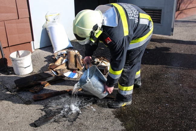 Heizungsbrand in einem Gewerbebetrieb in Weikirchen an der Traun