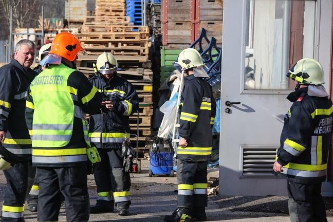 Heizungsbrand in einem Gewerbebetrieb in Weikirchen an der Traun