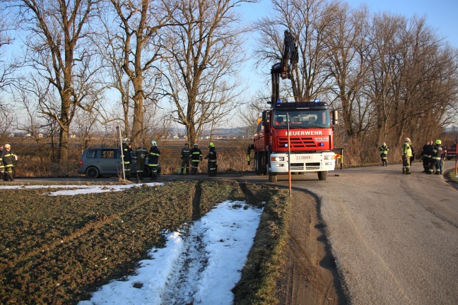 PKW-Lenker strzte mit seinem Fahrzeug in den Innbach