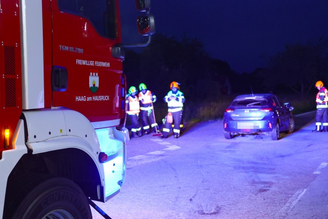 Eine Verletzte bei Crash zwischen Kleintransporter und PKW auf Rieder Strae in Haag am Hausruck